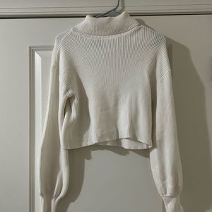 White turtle neck sweater